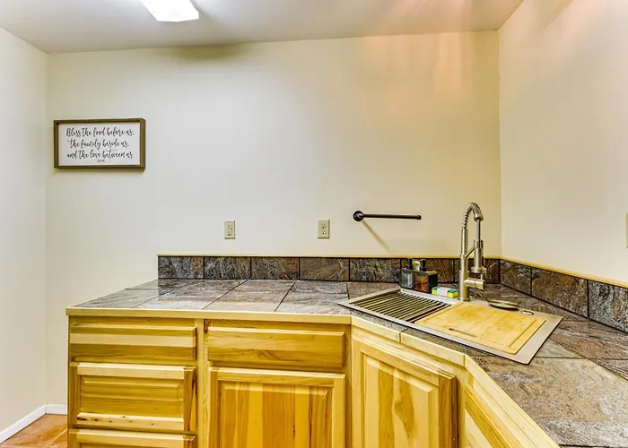 3 Mi To Angel Fire Resort! Quaint Apt On 2 Acres